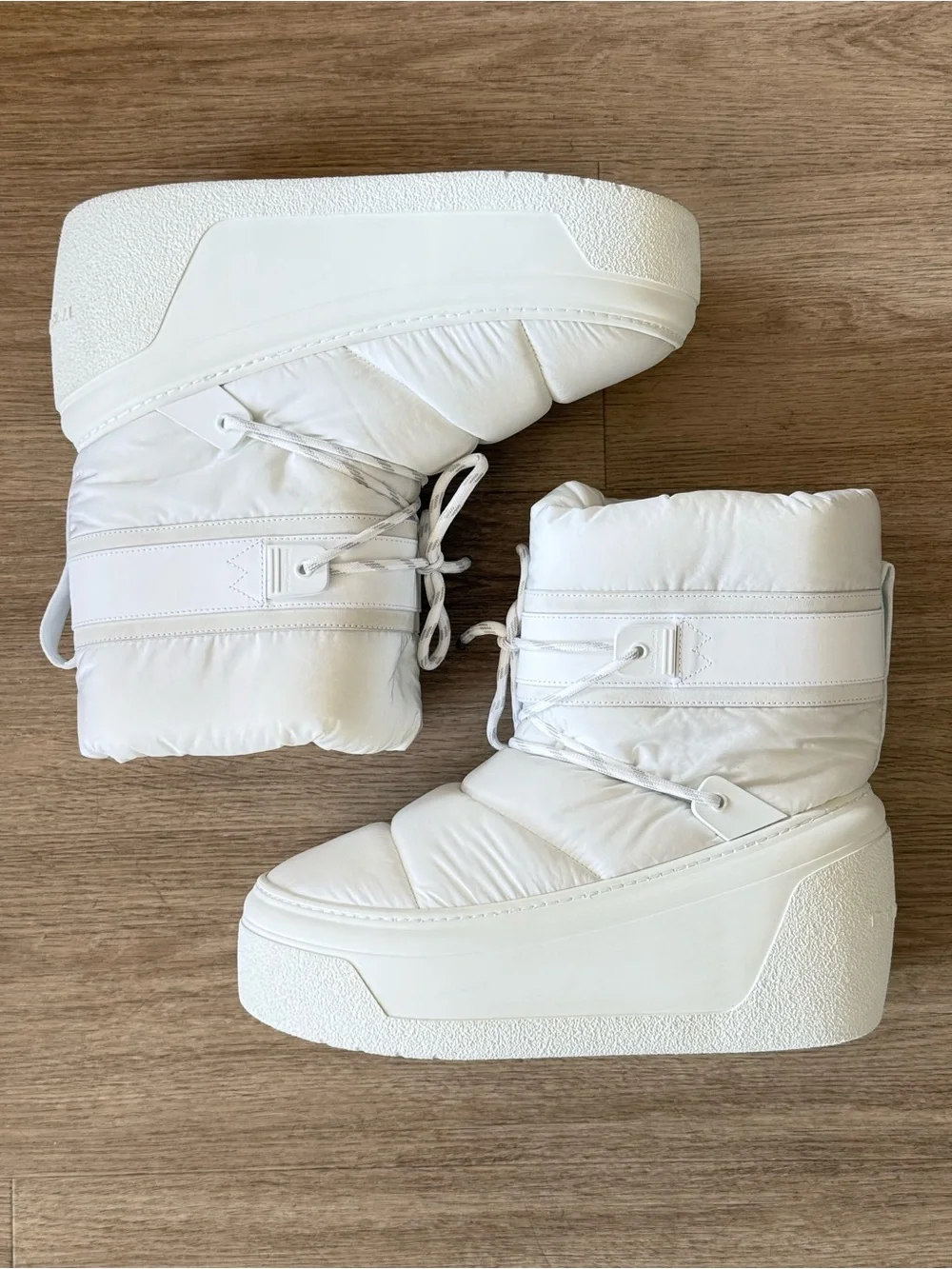 Maison Martin Margiela White Puffer Snow Boots